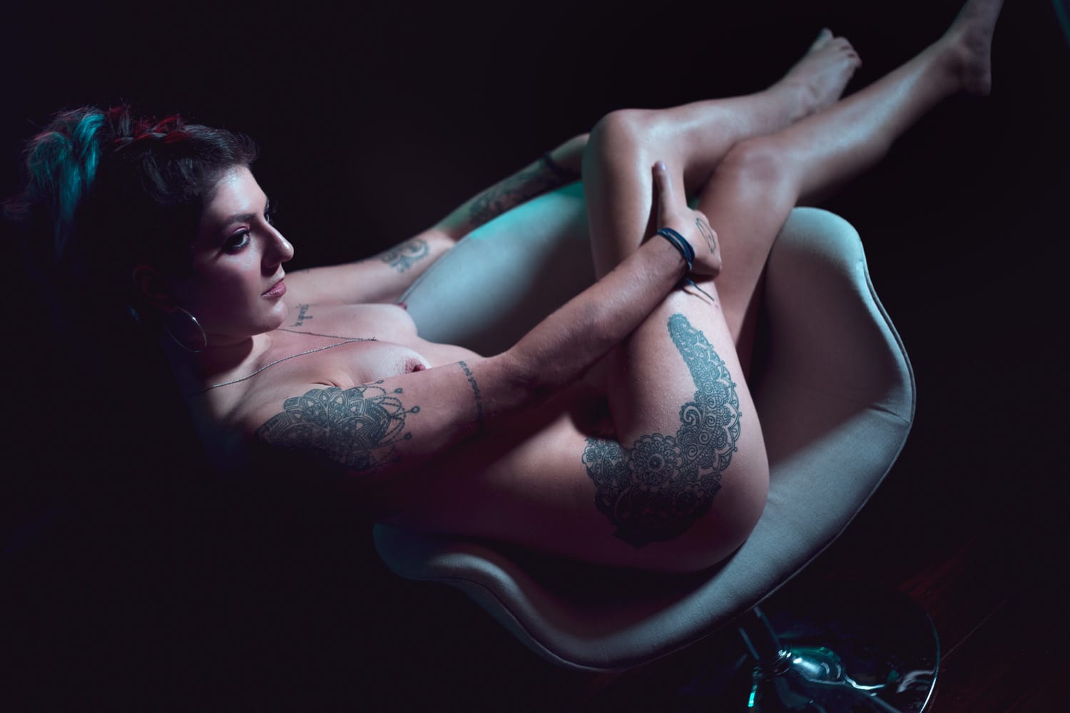 bru tutty elegante e nua