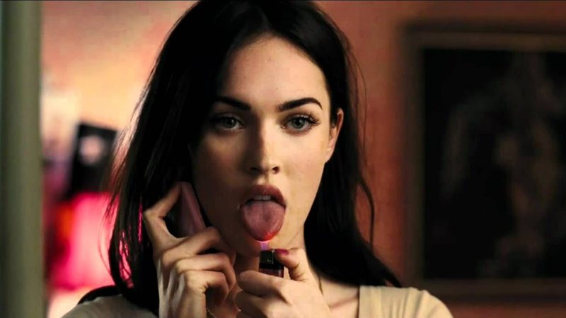 Megan Fox em Garota Infernal - sexo nos filmes de terror
